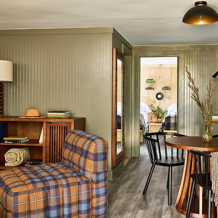 Bluebird Cady Hill Lodge 斯托 外观 照片