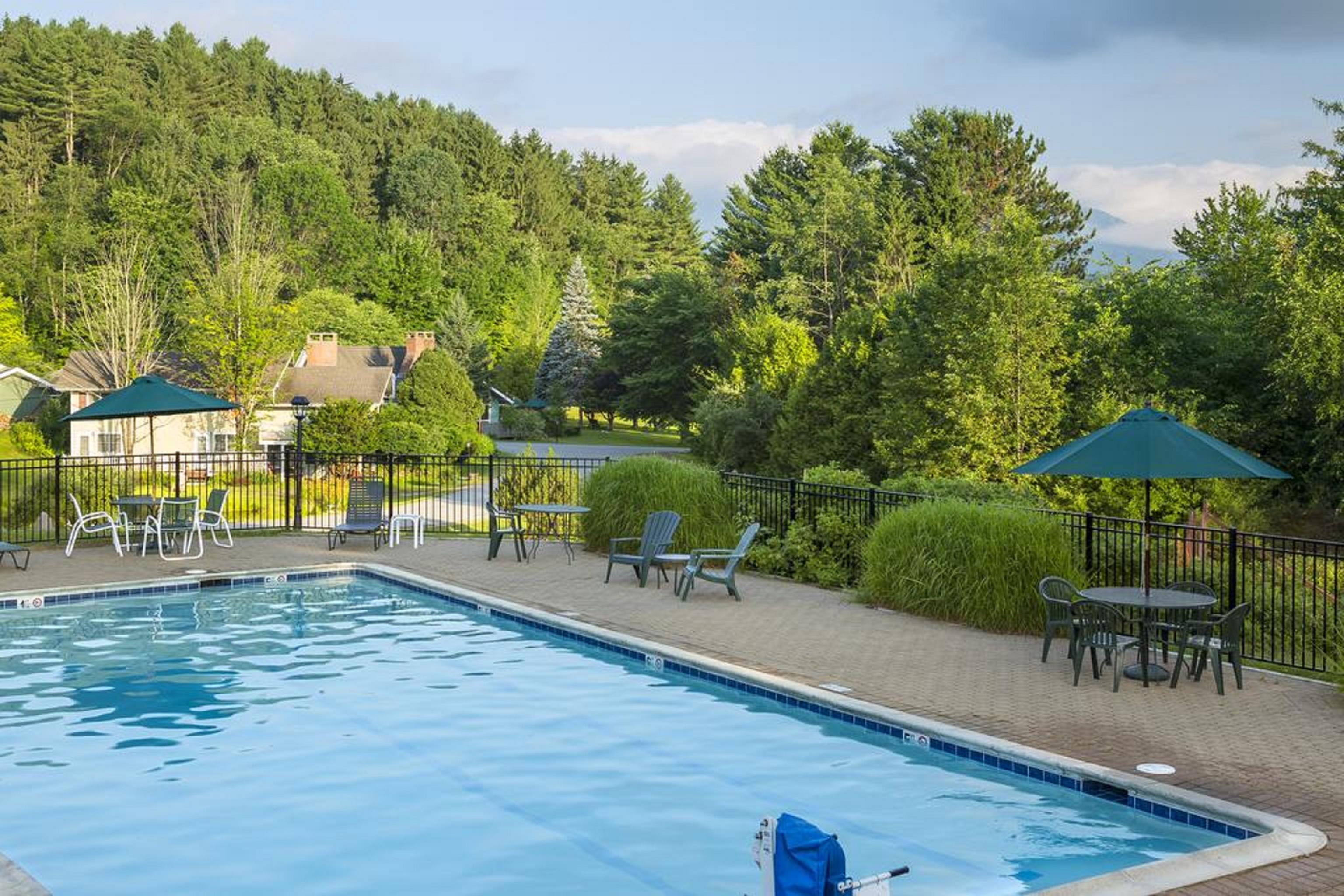 Bluebird Cady Hill Lodge 斯托 外观 照片