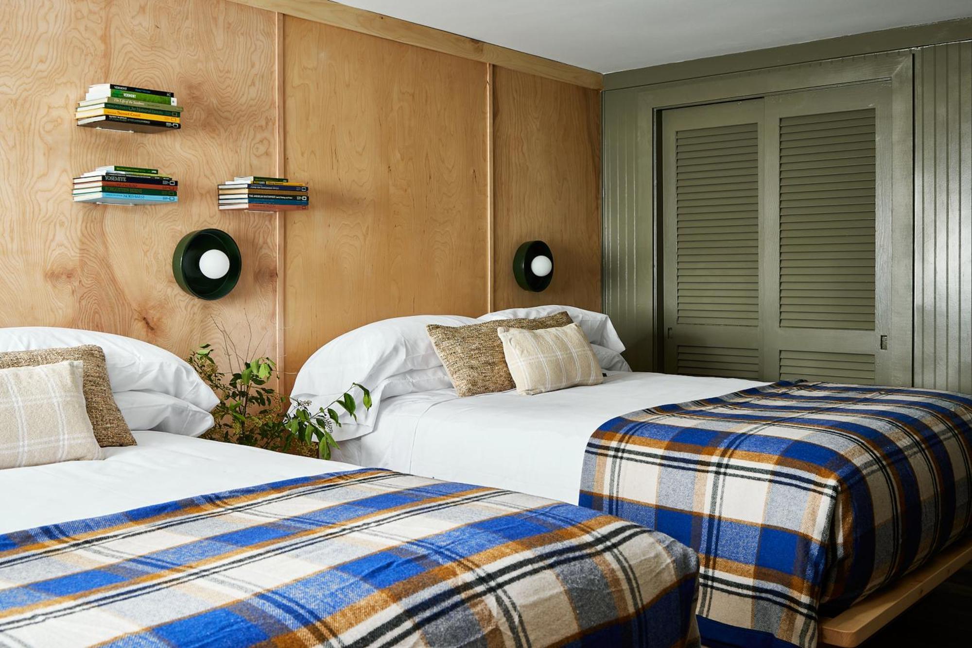 Bluebird Cady Hill Lodge 斯托 外观 照片