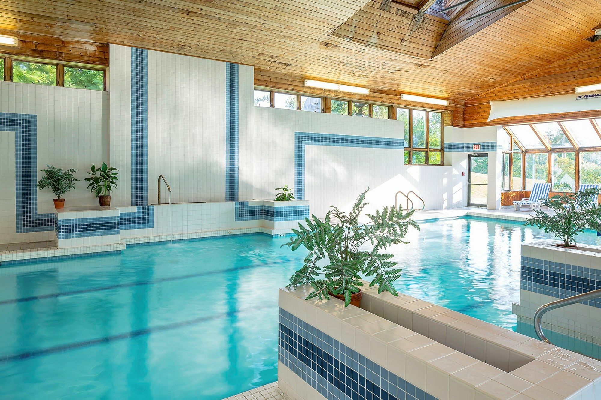 Bluebird Cady Hill Lodge 斯托 外观 照片